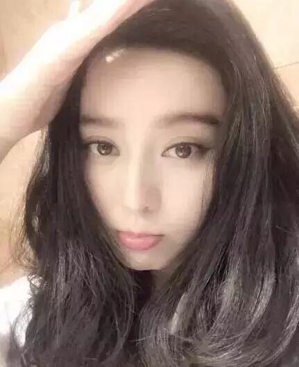 范冰冰又晒素颜照 女星们果然都是心机girl