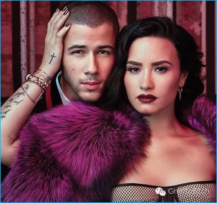 骚尼黛米姐妹花 Nick Jonas and Demi Lovato 登上Billboard...