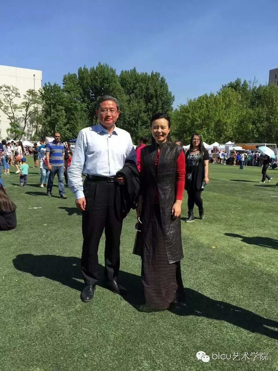 活动    欢迎龚琳娜老师出席我校世界文化节