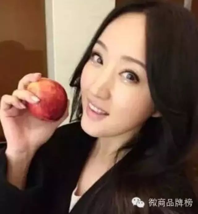 看34岁谢娜和44岁杨钰莹!谁还敢说保养不重要?