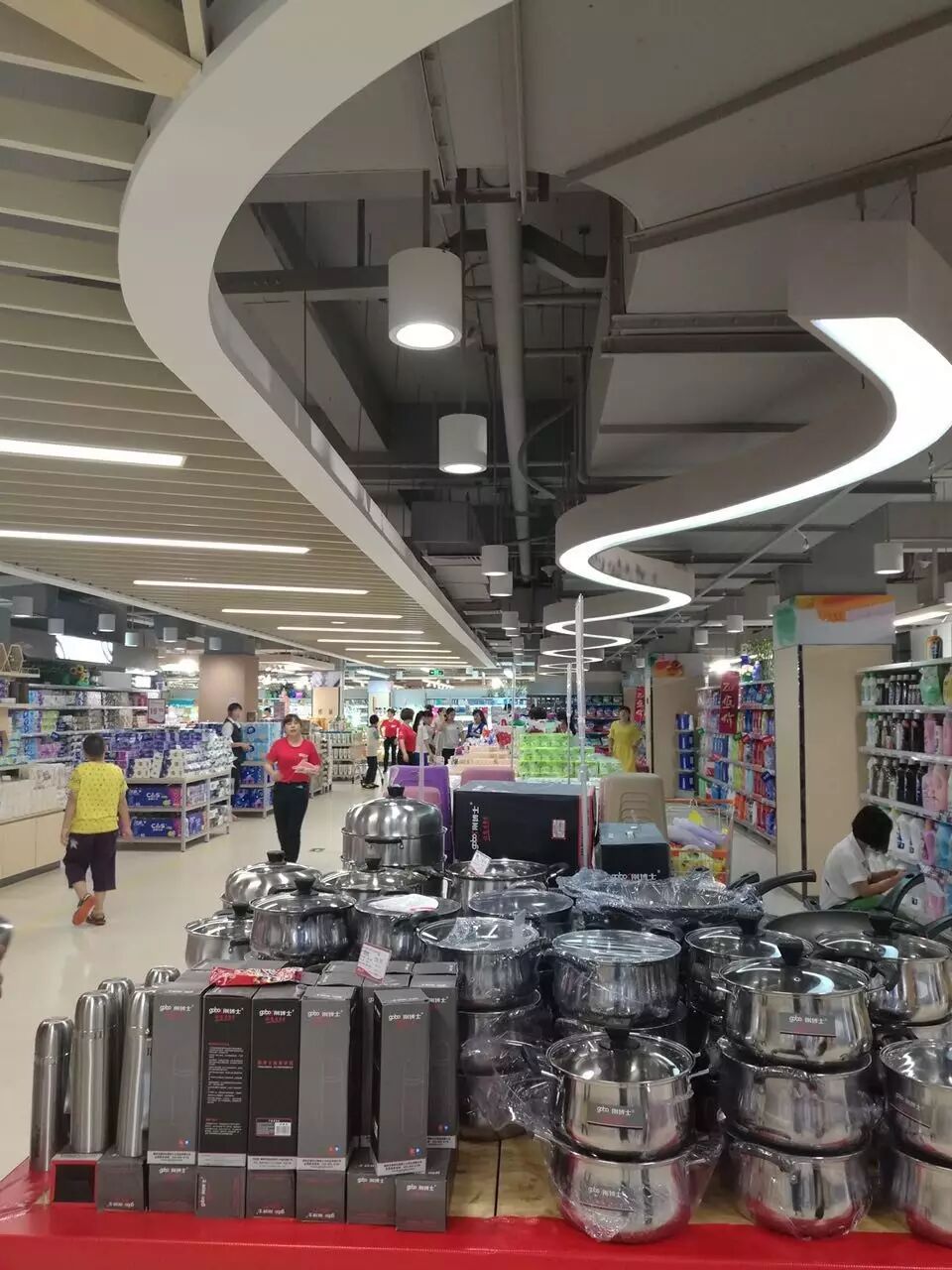 “西”游记之实地调研超市照明新用法