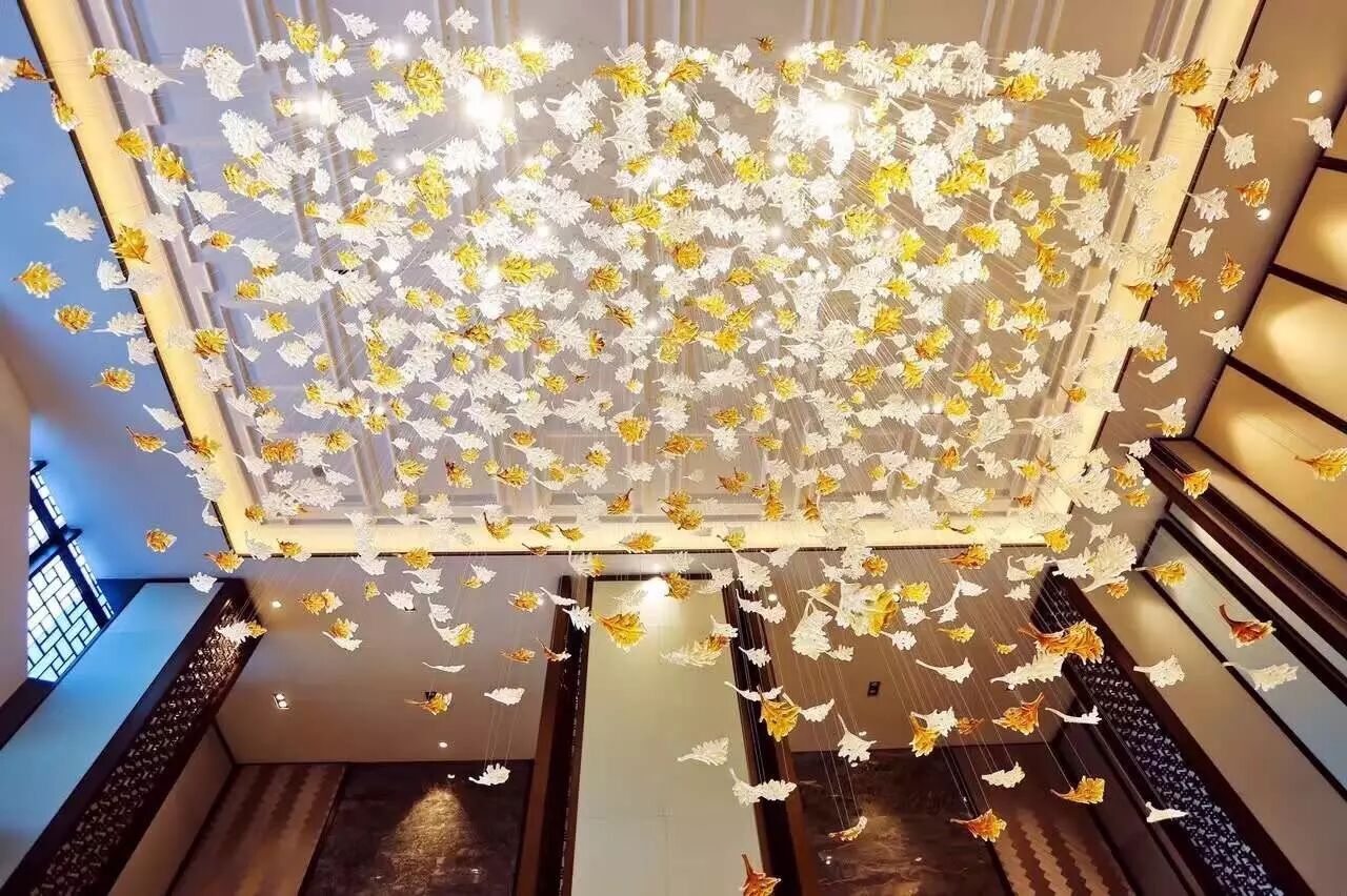 葡萄美酒夜光杯，瓏府灯光醉一回