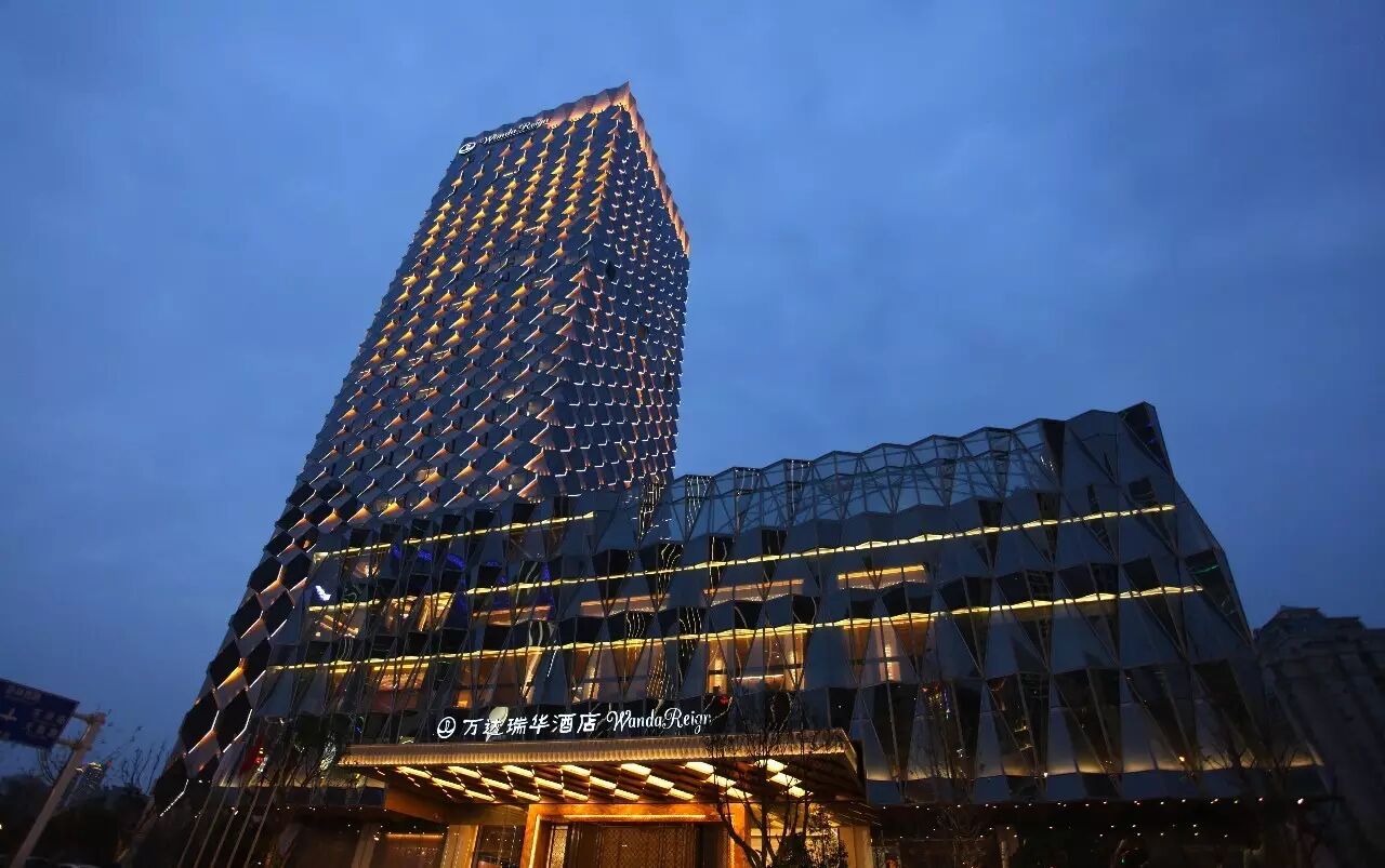 夏天来点清凉的！西顿五星级游泳池实录！