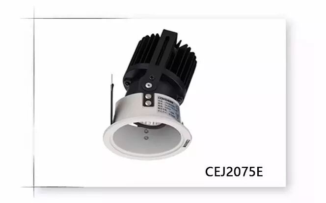 葡萄美酒夜光杯，瓏府灯光醉一回