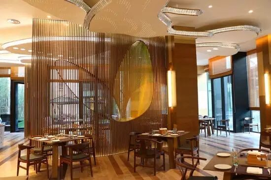 开封有个铂尔曼，用灯光为你说历史