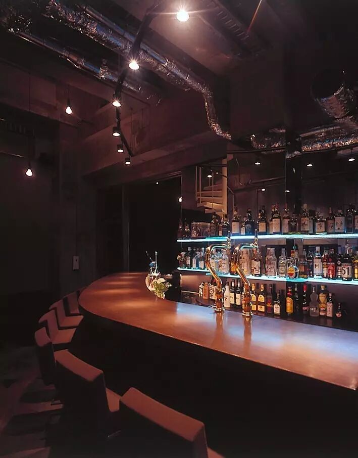 替所有女生发问：为什么男生看欧洲杯非要去酒吧？