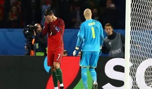 替所有女生发问：为什么男生看欧洲杯非要去酒吧？