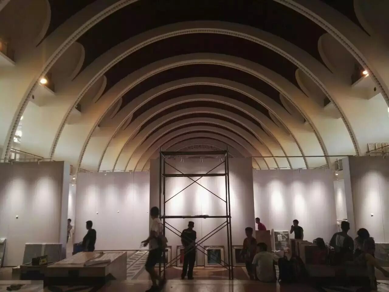 灯光与艺术的碰撞：2016上海青年艺术博览会正式开幕！