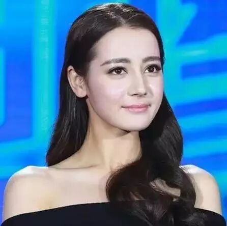 新疆女神迪丽热巴,美得连女生都要被掰弯!