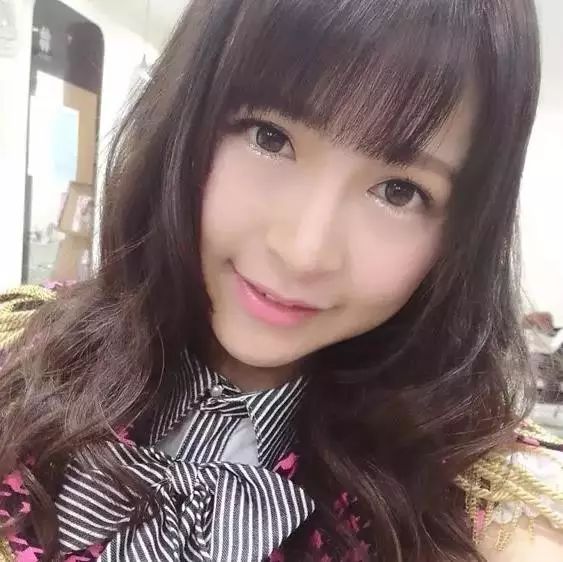 SNH48萝莉脸张语格,呆萌女神竟然献出了荧屏初吻?