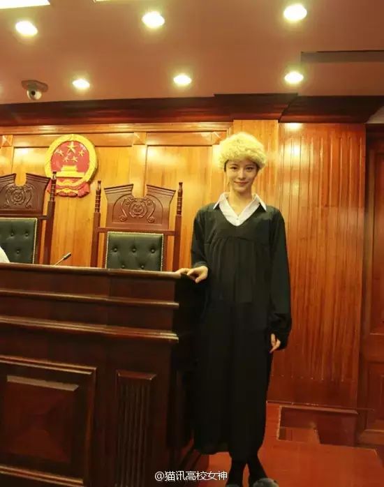 政法大学女神赵孟寒，这可能是颜值最高的法律人。