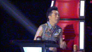 周五看好声音,818导师庾澄庆,明明可以靠脸靠才华,偏偏要逗逼