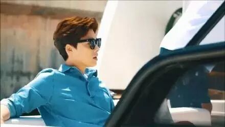 /视频/F1摩纳哥站泰格豪雅场外李易峰拍摄花絮