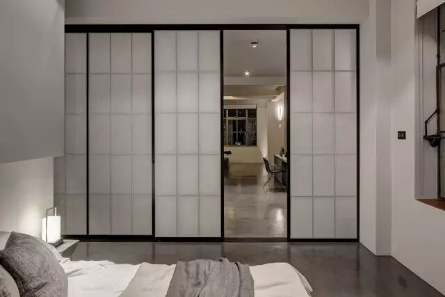 这是一个定制的公寓，讲述着两位主人的人生。