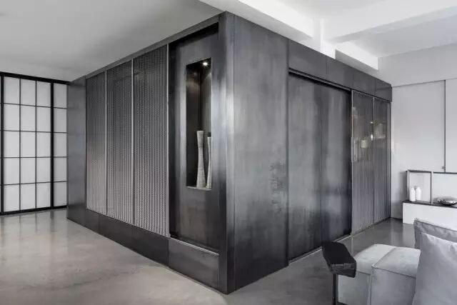 这是一个定制的公寓，讲述着两位主人的人生。