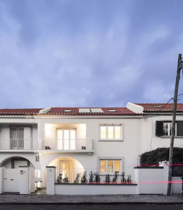 用瓷砖打造的外立面，让这座住宅看起来既梦幻又迷人！