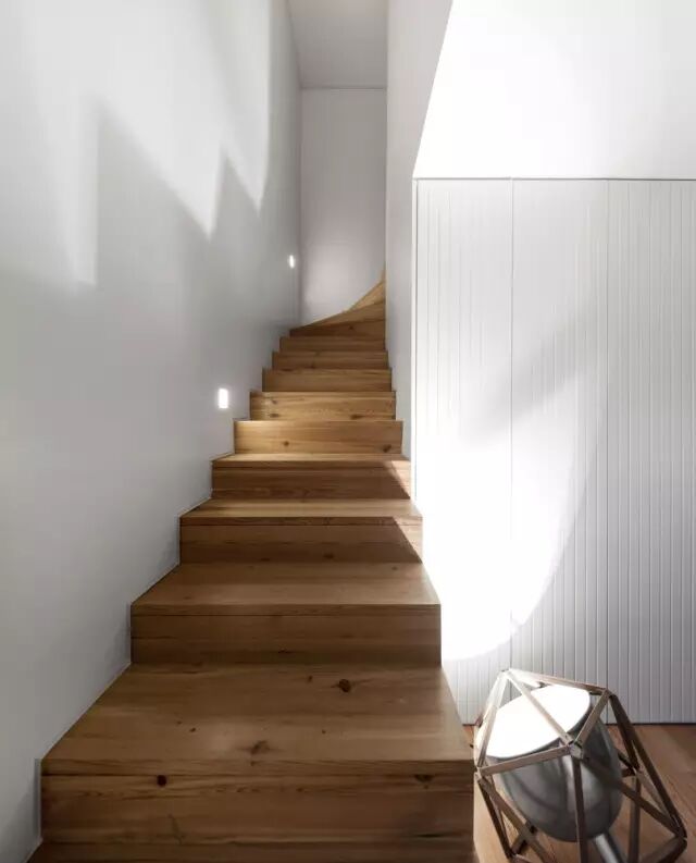 用瓷砖打造的外立面，让这座住宅看起来既梦幻又迷人！