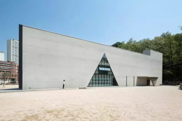 《室内设计与装修》2016年第8期韩国设计师专辑