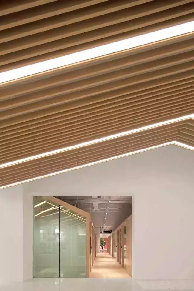 半透明的“室内村落”——保利WeDo教育机构