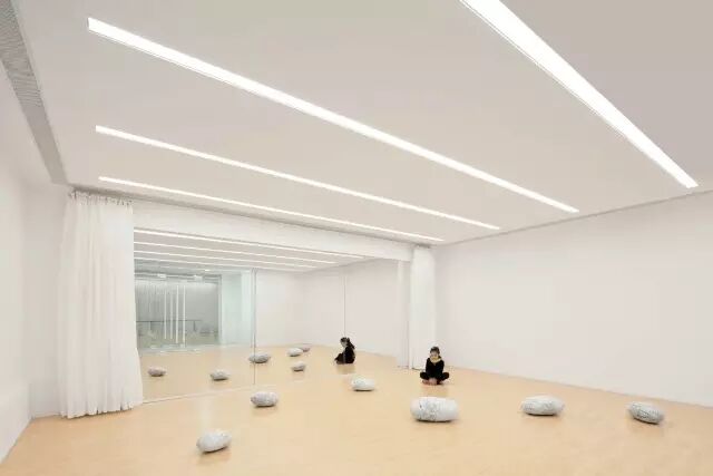 半透明的“室内村落”——保利WeDo教育机构