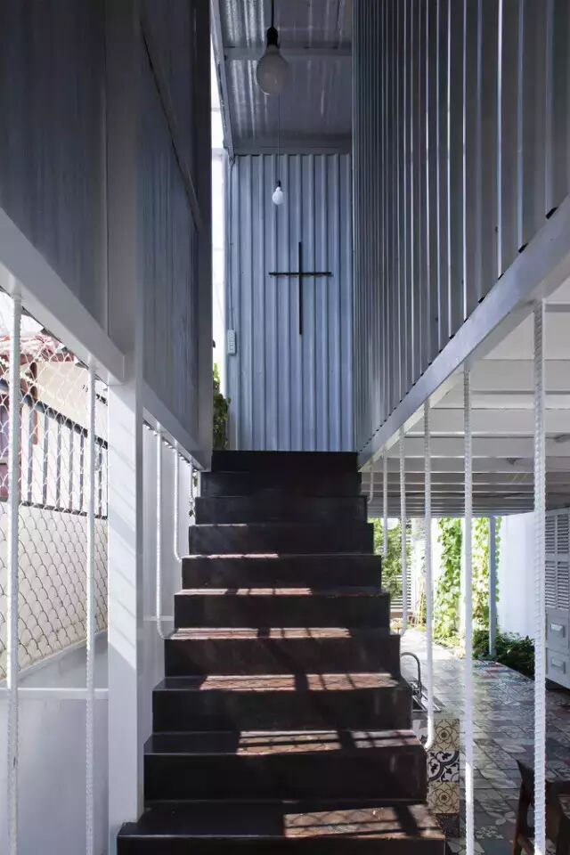 铁皮屋也能很浪漫！工业融入老屋重建 打造梦想中的设计屋！