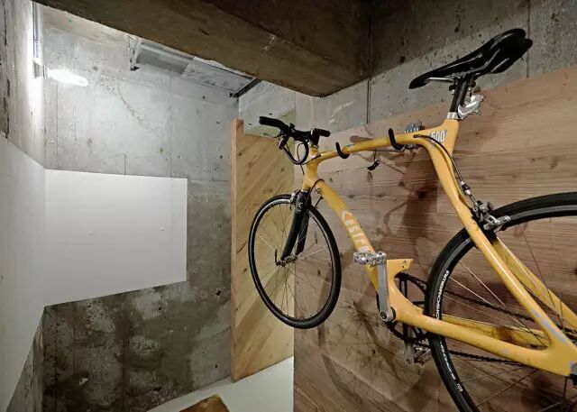 日本 67 平米公寓改造，一张长桌扮演了四种角色！