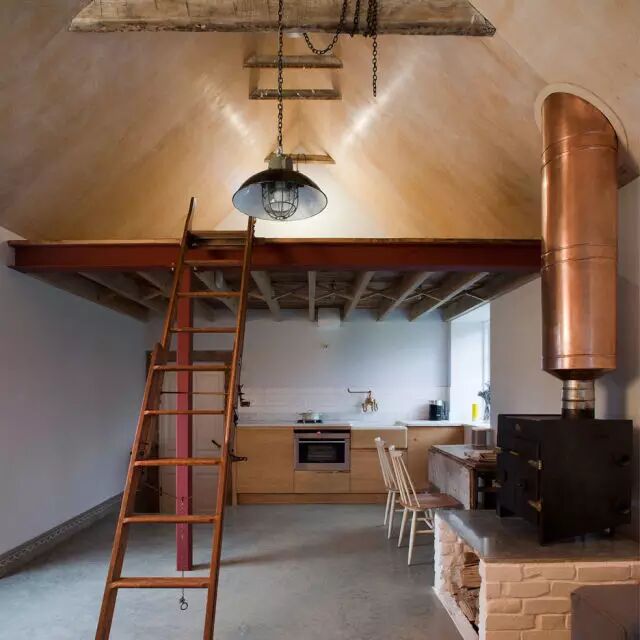 这对喜欢收集旧物的设计师夫妇，把谷仓改成了家！