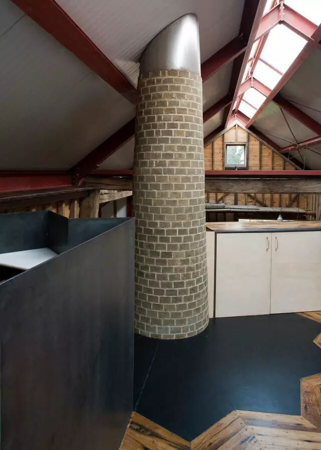 这对喜欢收集旧物的设计师夫妇，把谷仓改成了家！