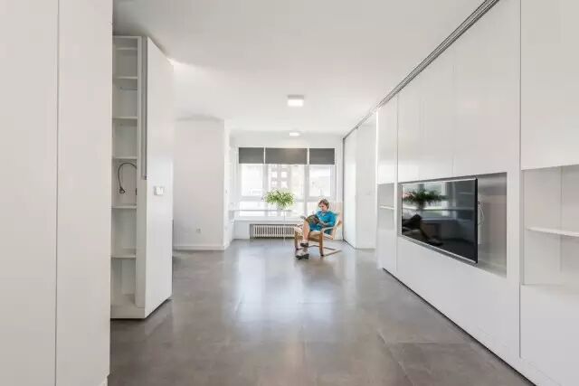 用移动家具打造70㎡超省空间变形公寓！