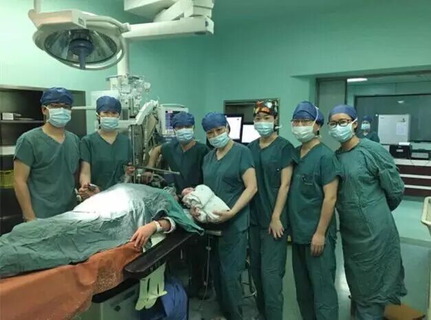 奇迹!61岁妈妈产下二胎宝宝,产妇年龄打破浙大妇院纪录.不过专家提醒:超高龄女性再生育前要慎重.-怀孕期