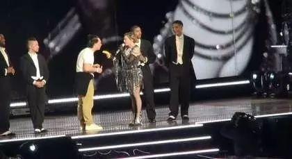陈奕迅追星麦当娜 愿打愿挨也疯狂