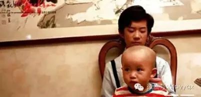 我有一个哥哥,他叫易烊千玺!