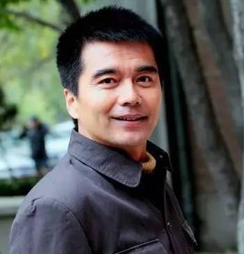许亚军:曾经的“师奶杀手”,荧屏好男人代表,四次婚姻...