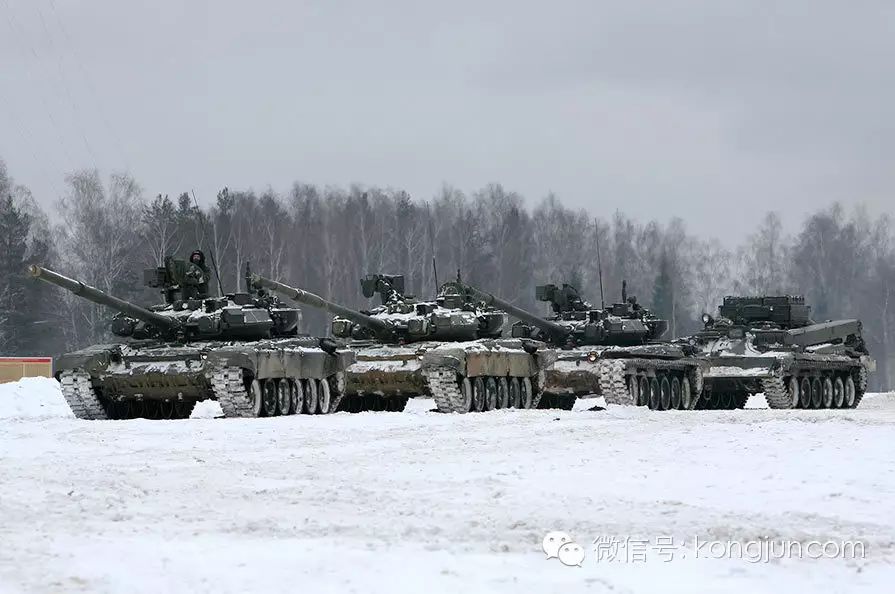 转载>俄罗斯第二装甲步兵师演习 t-90坦克雪地上飚车