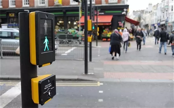 英国留学，不得不知的出行攻略-五大出行方式超全指南