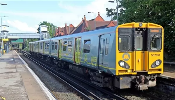 英国留学，不得不知的出行攻略-五大出行方式超全指南