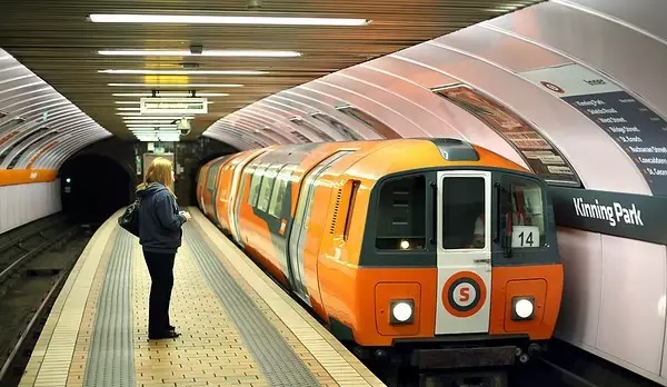 英国留学，不得不知的出行攻略-五大出行方式超全指南