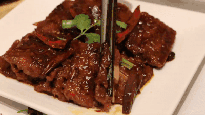 云南面条美食销售组,同顺居开到罗兰岗啦!烤鸭炸酱面