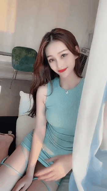 动图家庭主妇着装之紧身衣篇