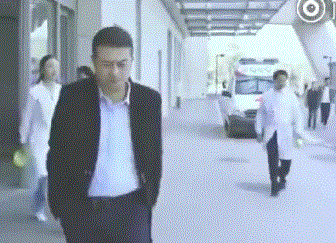 碾压流量明星,扛起收视大旗,中年走红的张嘉译是这样说的