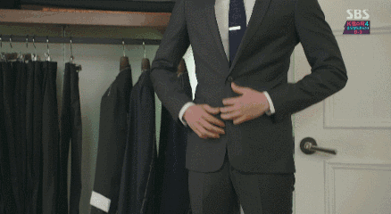 男神丨他们说结了婚的男人穿西服时可以戴这个