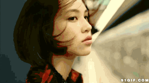 一个人存在着诸多意义 对于女性的意义远大于男性 毕竟很多女人都是