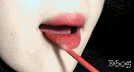 03防水,不轻易掉色妆效持久度高很多大牌口红都无法避免掉色的问题