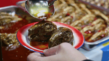 还是在邱金,但那个就是容嬷嬷在扎你舌根了,专治长舌妇