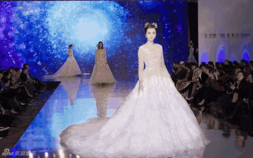 创意西式婚礼秀《序》 丘比特婚纱 & the one男士礼服带来时尚婚纱秀