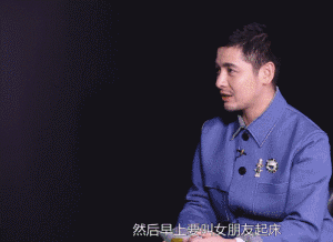 大西轰陈伟霆休假晒黑成这样,机场安检人员都懵x了.