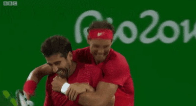 板比赛间隙,记者无意采访到了吴敏霞男朋友,猝不及防的被塞了一嘴狗粮