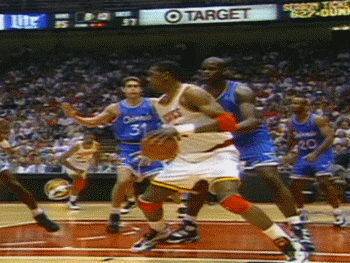 的欧洲中锋交手,奥拉朱旺的梦幻脚步都能够让对手的防守摸不到头脑