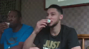 西蒙斯广州行感受东方力量  当然,篮球才是西蒙斯此行的最大目的,而他