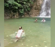 ԰��������Ա�ƾ���һ��Ȱ����Щ�οͲ�δ���������ѱ�ʾ��������ع��򣬻�����Ȱ���ǡ����˶������⡱�ˡ�